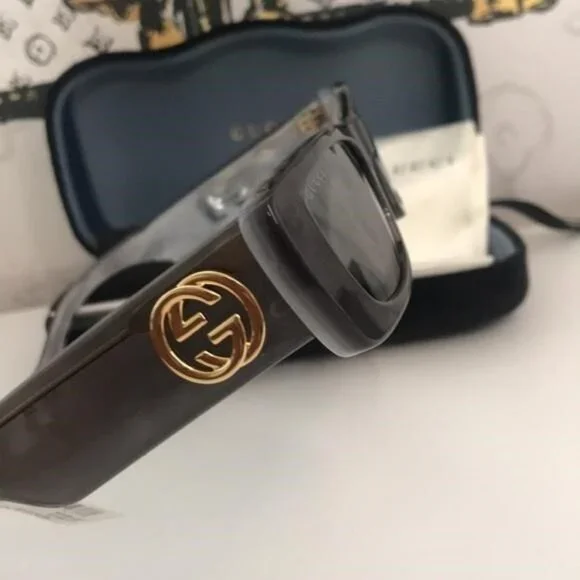 New Authentic Gucci GG0516S 002 Grey Silver Mirror Oversized  display picture 1